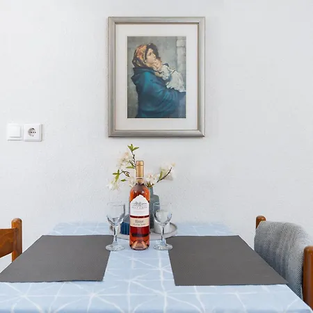 Tom Apartment