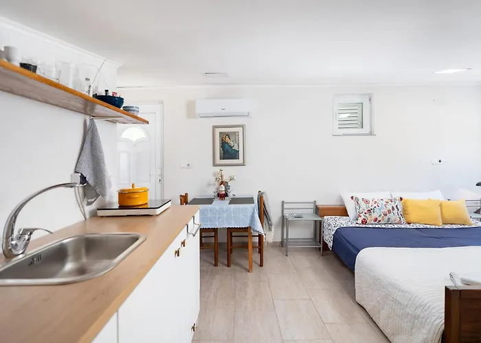 Tom Apartman Starigrad Paklenica