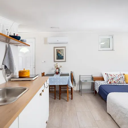 Tom Apartamento Starigrad Paklenica