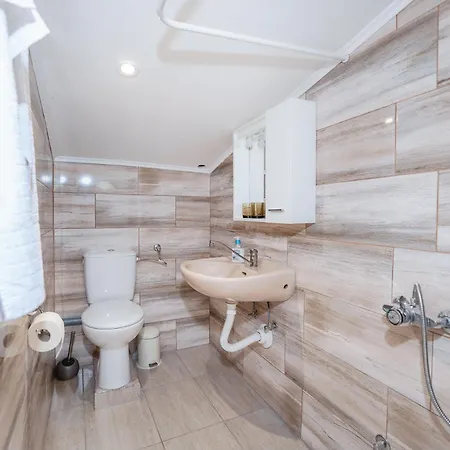 Tom * Starigrad Paklenica