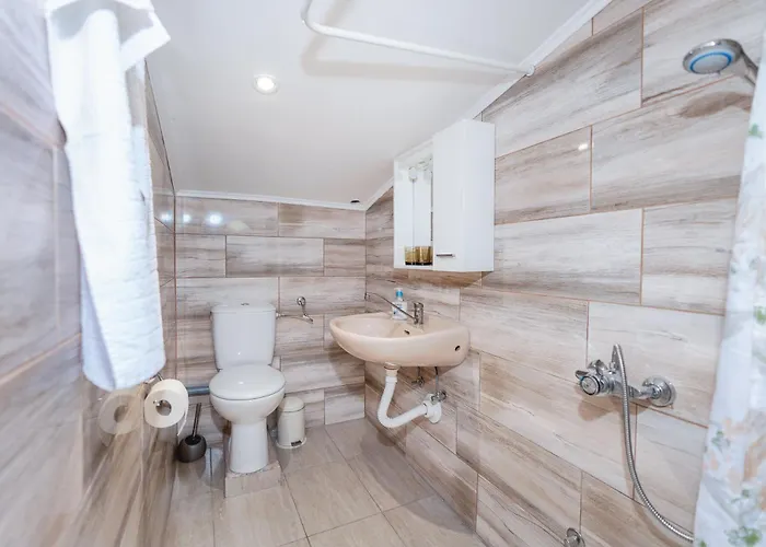 Tom * Starigrad Paklenica